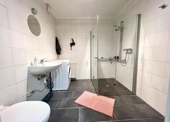 3-zimmer-wohnung Für Bis Zu 5 Personen - Nähe Flughafen Apartment